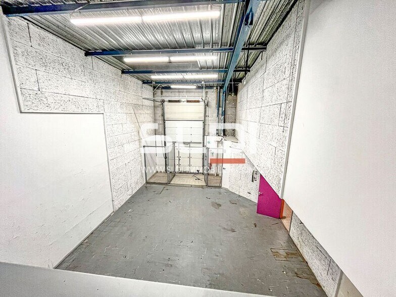 13-19 Rue Jean Bourgey, Villeurbanne to rent - Interior Photo - Image 2 of 6