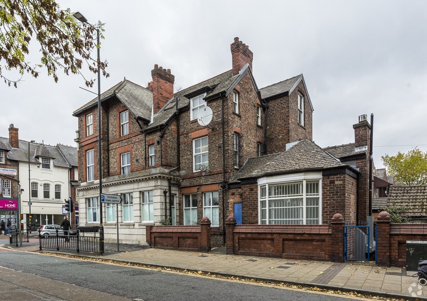 2 Crofts Bank Rd, Manchester to rent - Building Photo - Image 2 of 5