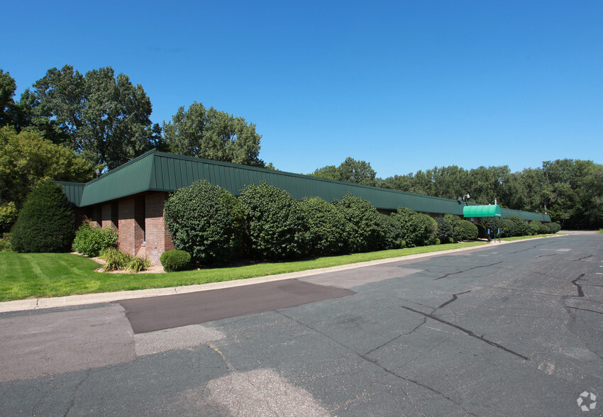 500 73rd Ave NE, Fridley, MN for rent - Building Photo - Image 1 of 4