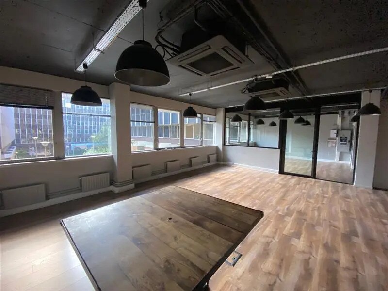 Office in Fontenay-sous-Bois to rent Interior Photo- Image 1 of 7