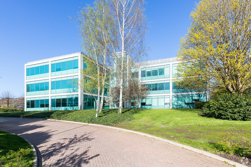 30 Tower Vw, West Malling for rent - Building Photo - Image 2 of 4