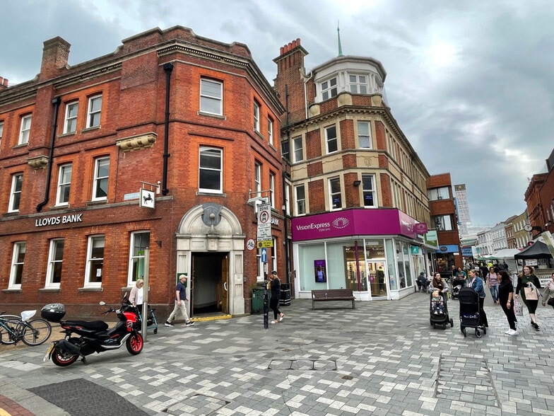 47-47A High St, Maidenhead to rent - Building Photo - Image 1 of 1