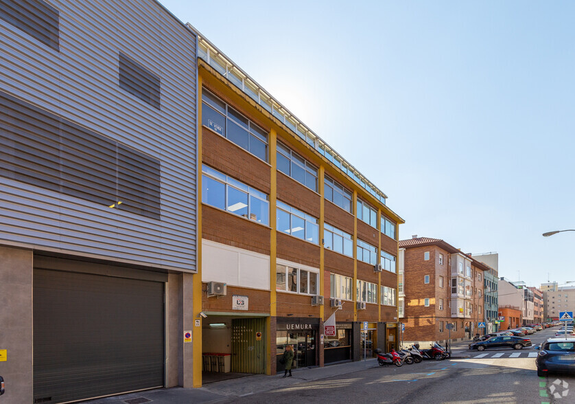 Calle De Saturnino Calleja, 6, Madrid, Madrid for rent - Building Photo - Image 3 of 3