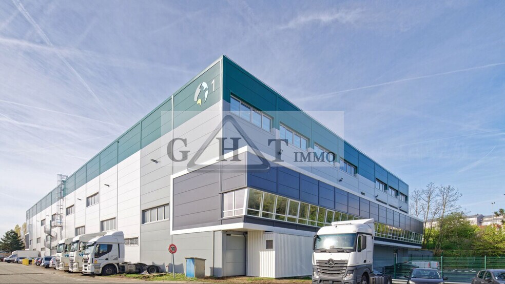 Industrial in Rosny-sous-Bois to rent - Building Photo - Image 3 of 12