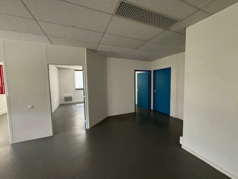 Office in Dijon to rent - Interior Photo - Image 2 of 6