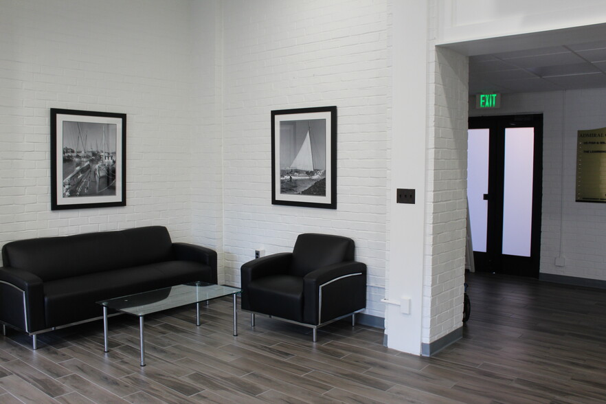 177-179 Admiral Cochrane Dr, Annapolis, MD for rent - Lobby - Image 3 of 7