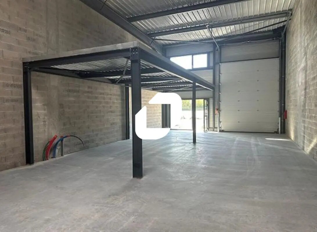 Light Industrial in GRANDCHAMP-DES-FONTAINES for sale Interior Photo- Image 1 of 16