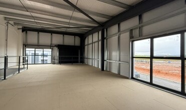 De Havilland Rd, Clyst Honiton to rent Interior Photo- Image 2 of 3