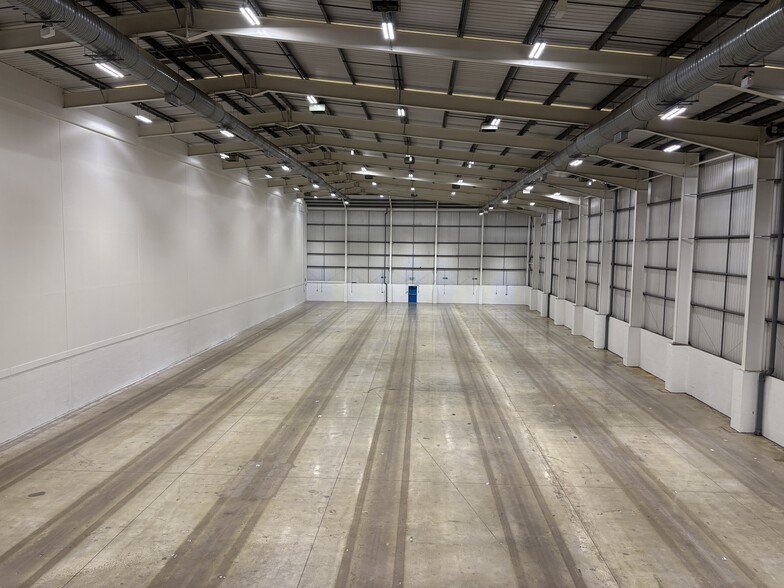 Interlink Way W, Coalville for sale - Interior Photo - Image 3 of 6