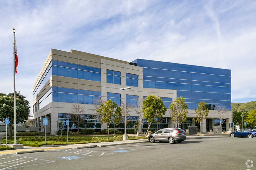 329 Oyster Point Blvd, South San Francisco, CA for sale - Primary Photo - Image 1 of 1