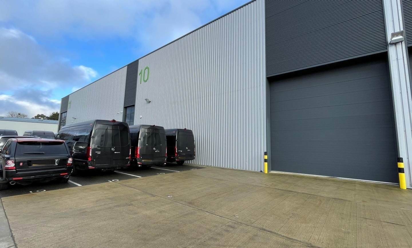 Raans Rd, Amersham to rent Building Photo- Image 1 of 3