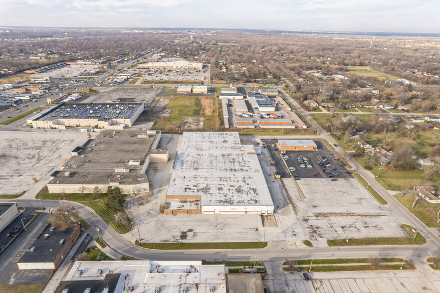 1300 Hilltop Ave, Chicago Heights, IL for sale - Building Photo - Image 2 of 17