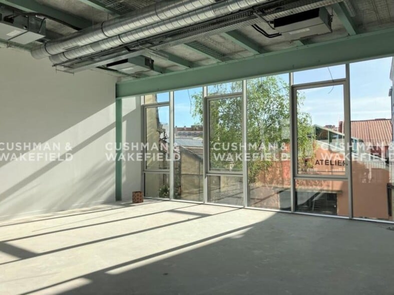 Office in Malakoff to rent - Interior Photo - Image 1 of 17