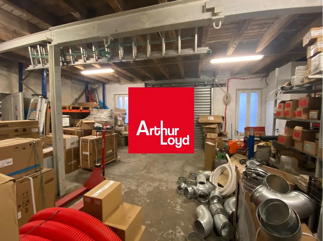 Light Industrial in Marseille for sale Interior Photo- Image 1 of 10