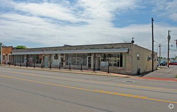 7-17 N Main St, Englewood, OH for rent Primary Photo- Image 1 of 4