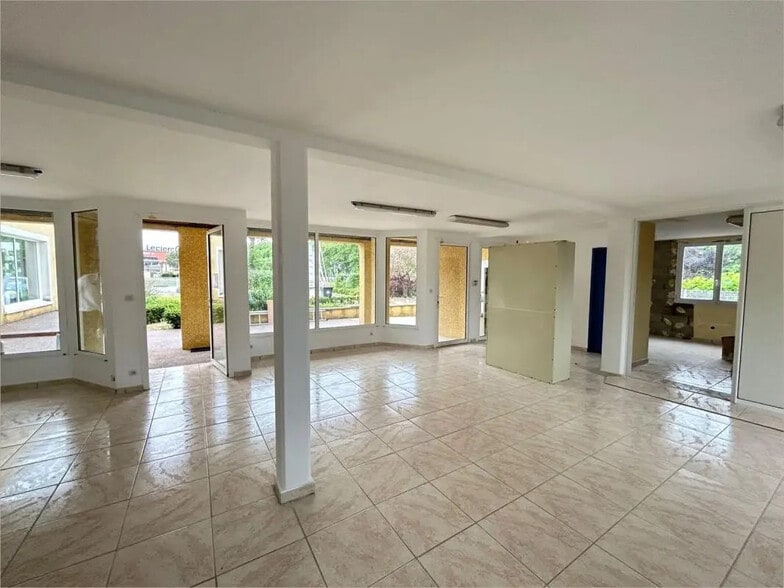 26 Impasse Du Clot Du Loup, Rouffiac-Tolosan for sale - Building Photo - Image 2 of 15