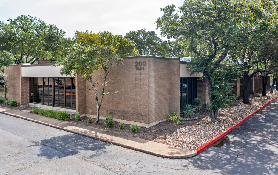 8900 Shoal Creek Blvd, Austin, TX for rent - Building Photo - Image 2 of 6