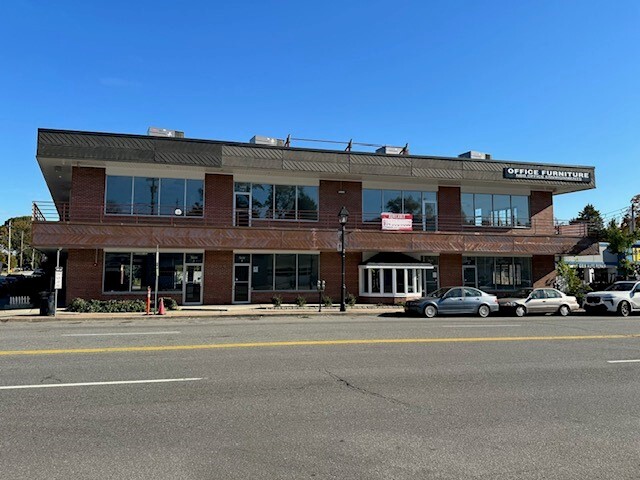 81-83 E Main St, Elmsford, NY for rent - Building Photo - Image 2 of 32