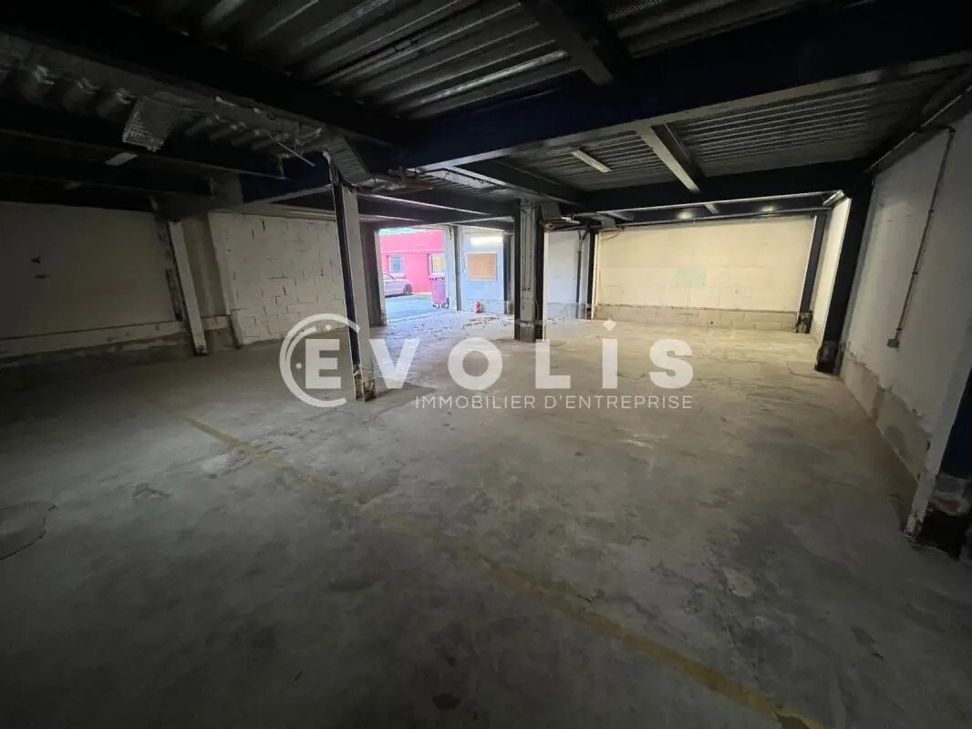 Light Industrial in Croissy-Beaubourg to rent Interior Photo- Image 1 of 12