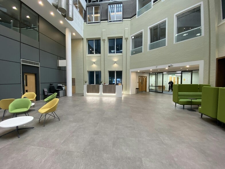 Bickenhill Ln, Birmingham to rent - Building Photo - Image 1 of 30