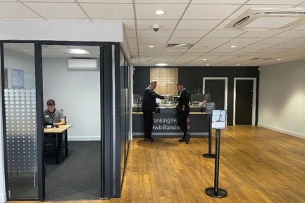 67 Market St, Abergele for sale - Interior Photo - Image 3 of 4