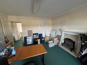 Warrington Rd, Warrington to rent Interior Photo- Image 1 of 4
