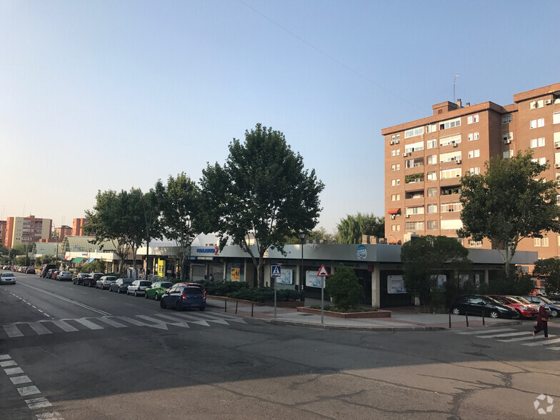 Calle de Portugal, 33, Fuenlabrada, Madrid for rent - Building Photo - Image 1 of 2