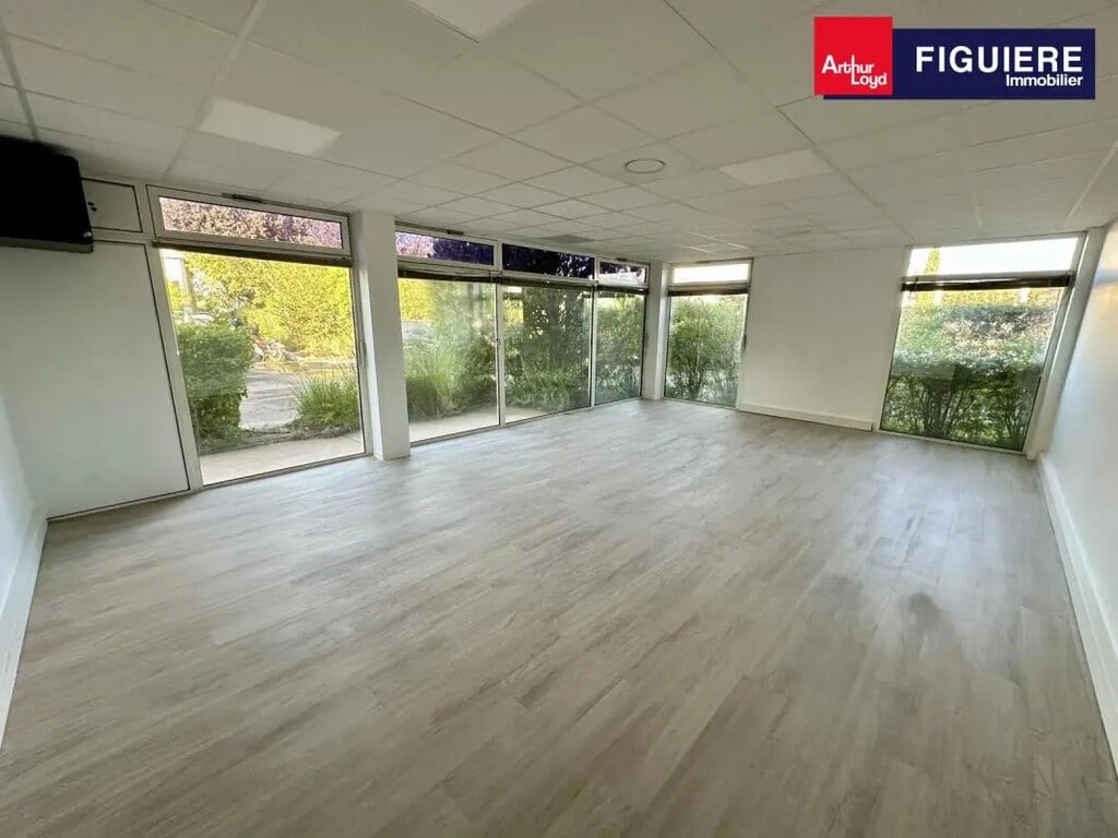 Location Bureaux 44 m² - Photo 1