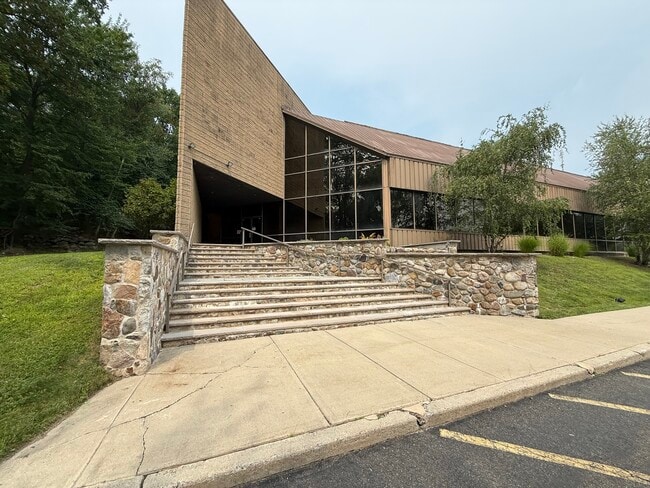 More details for 500 Corporate Dr, Mahwah, NJ - Light Industrial for Auction
