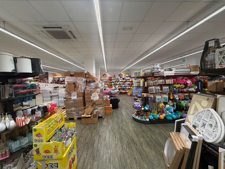 Retail in Santa Coloma de Gramenet, Barcelona to rent - Interior Photo - Image 3 of 4