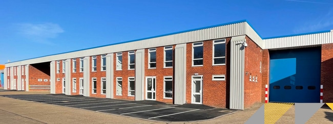 More details for 6 Hawley Ln, Farnborough - Industrial to Rent