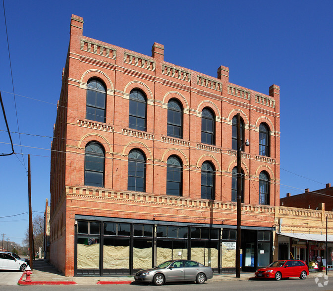 119 W San Antonio St, Lockhart, TX for rent - Building Photo - Image 3 of 49