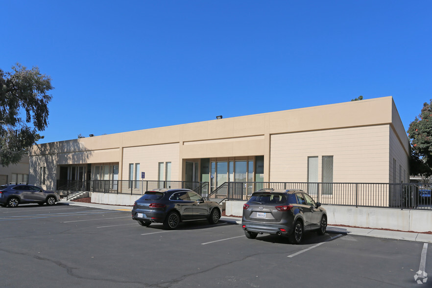 26224-26232 Industrial Blvd, Hayward, CA for rent - Primary Photo - Image 1 of 5