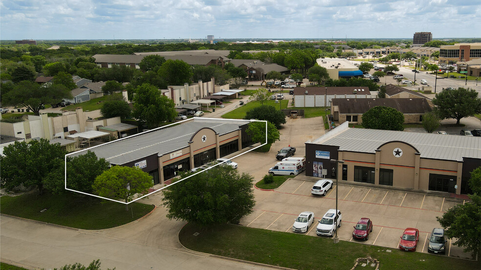 2304-2314 De Lee St, Bryan, TX for sale - Building Photo - Image 1 of 5