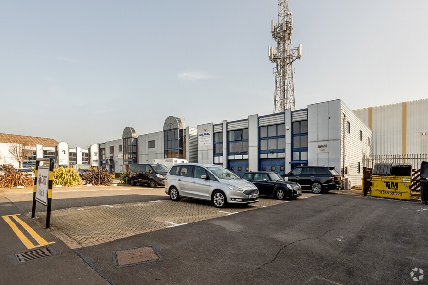 Ashton Rd, Romford to rent - Building Photo - Image 1 of 3