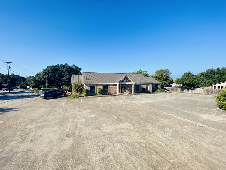 901 Loop 337, New Braunfels, TX for rent - Building Photo - Image 3 of 16