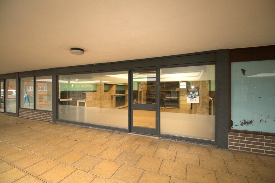 Spinney Hl, Warwick to rent - Building Photo - Image 1 of 7