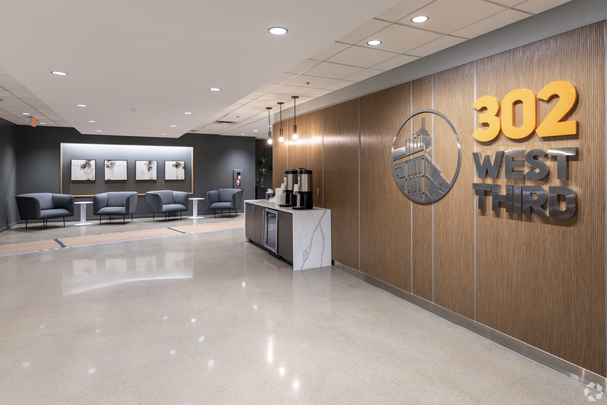 302 W 3rd St, Cincinnati, OH to rent Interior Photo- Image 1 of 7