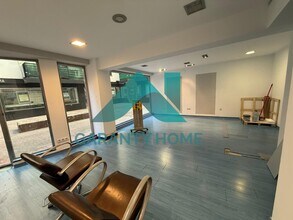 Retail in Cáceres, Cáceres to rent Interior Photo- Image 2 of 13