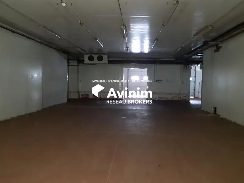 Location Local d'activités 1 270 m² - Photo 1
