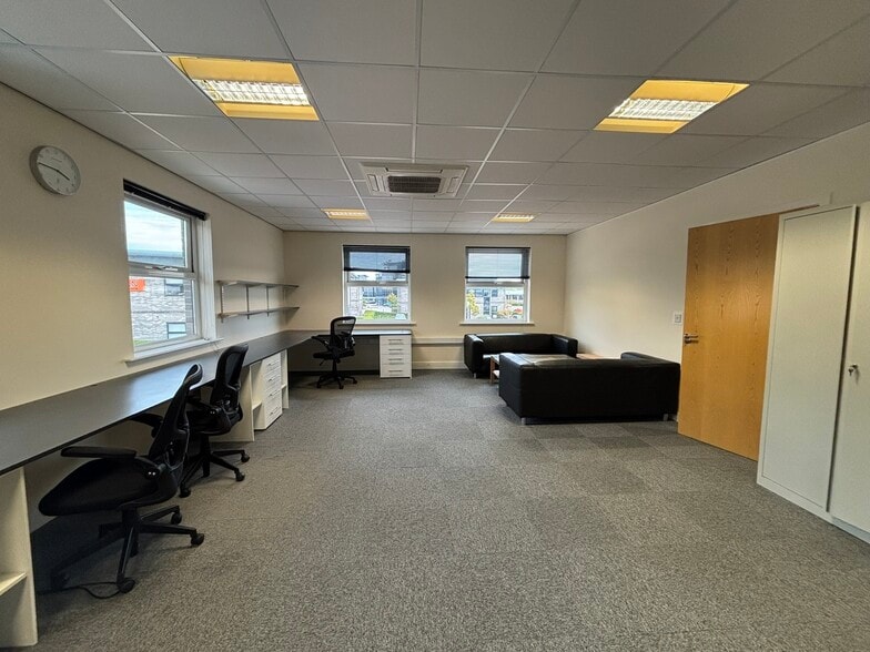 Abercrombie Ct, Westhill to rent - Building Photo - Image 3 of 9