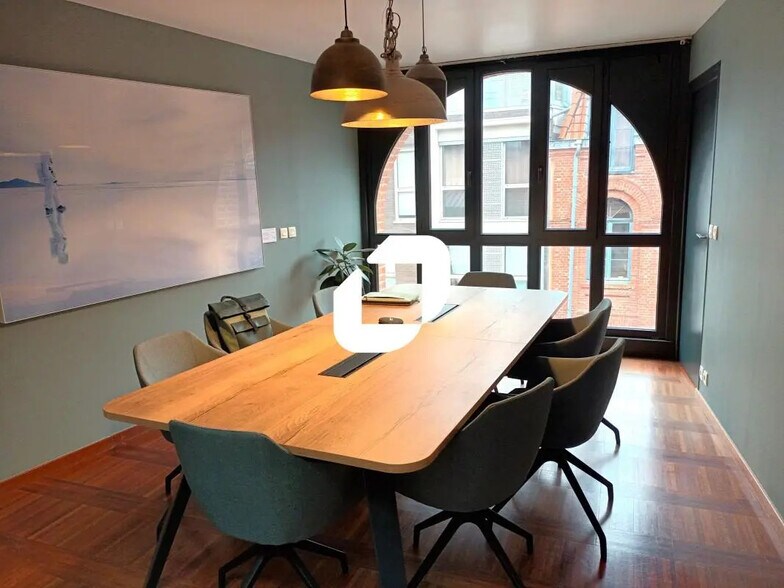 Office in Lille to rent - Building Photo - Image 1 of 7