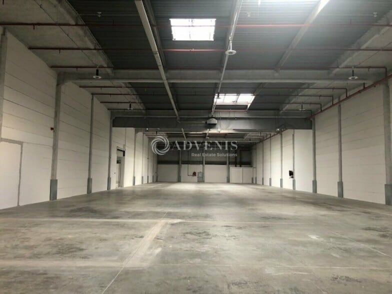 Industrial in Rosny-sous-Bois to rent - Interior Photo - Image 2 of 4