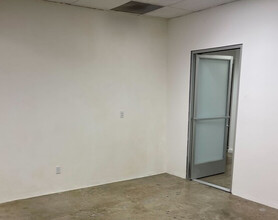 846-860 S Los Angeles St, Los Angeles, CA for rent Interior Photo- Image 2 of 3