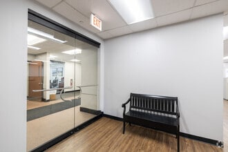 21-00 State Route 208, Fair Lawn, NJ to rent Interior Photo- Image 2 of 12