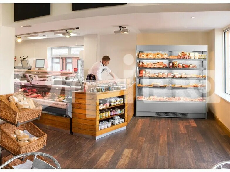 Retail in Lattes to rent - Building Photo - Image 3 of 8