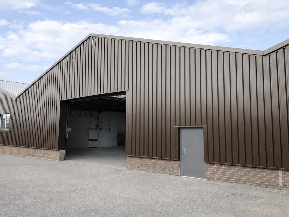 62-70 Fowler Rd, Ilford, LND IG6 3UT - Unit 6 -  - Interior Photo - Image 1 of 6