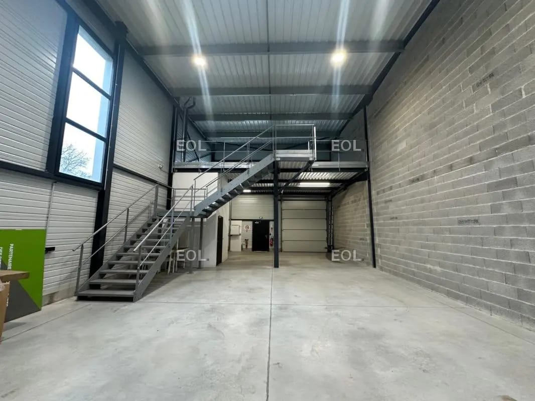 Light Industrial in LA ROQUE-D'ANTHERON for sale Building Photo- Image 1 of 9