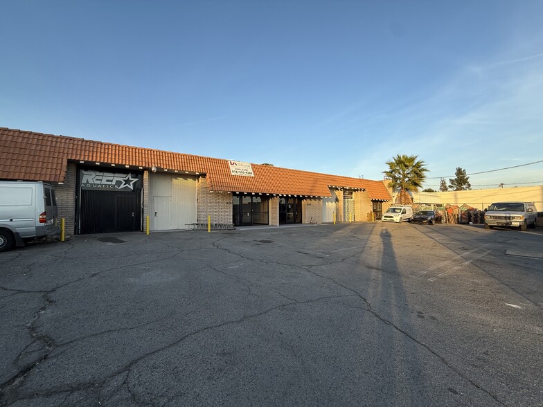 16147-16153 Leadwell St, Van Nuys, CA for rent - Building Photo - Image 1 of 8