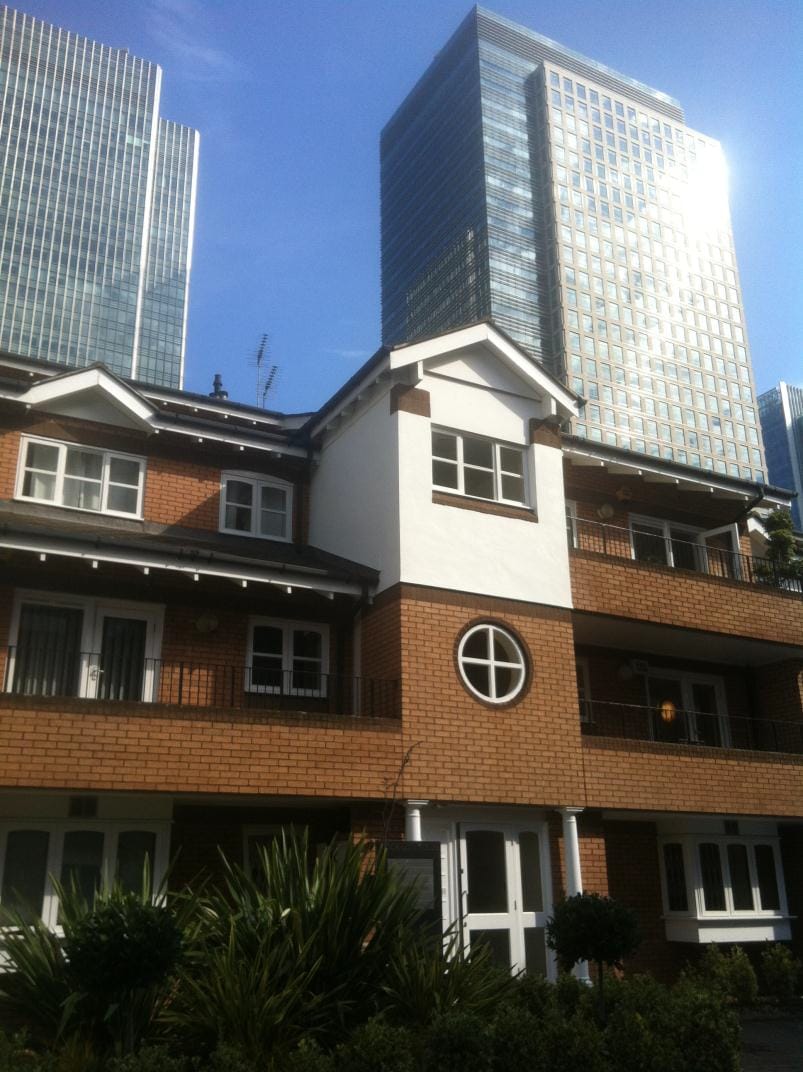 Admirals Way, London to rent Building Photo- Image 1 of 4